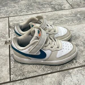 Nike Court Borough Low 2 boys 9C